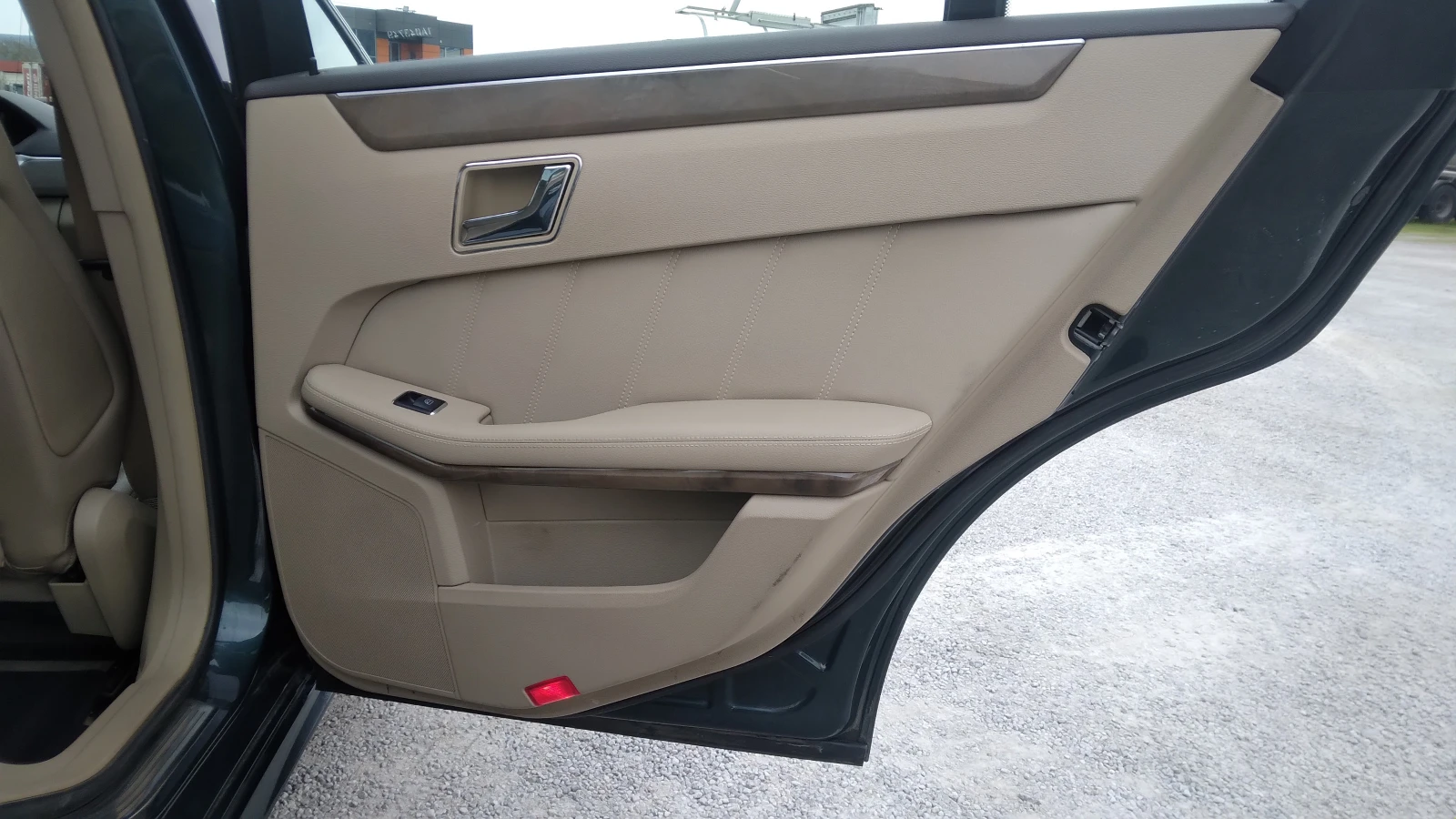 Mercedes-Benz E 350 Mercedes-Benz E-Klasse E 350 CDI BlueEfficiency El, снимка 7 - Автомобили и джипове - 54207109