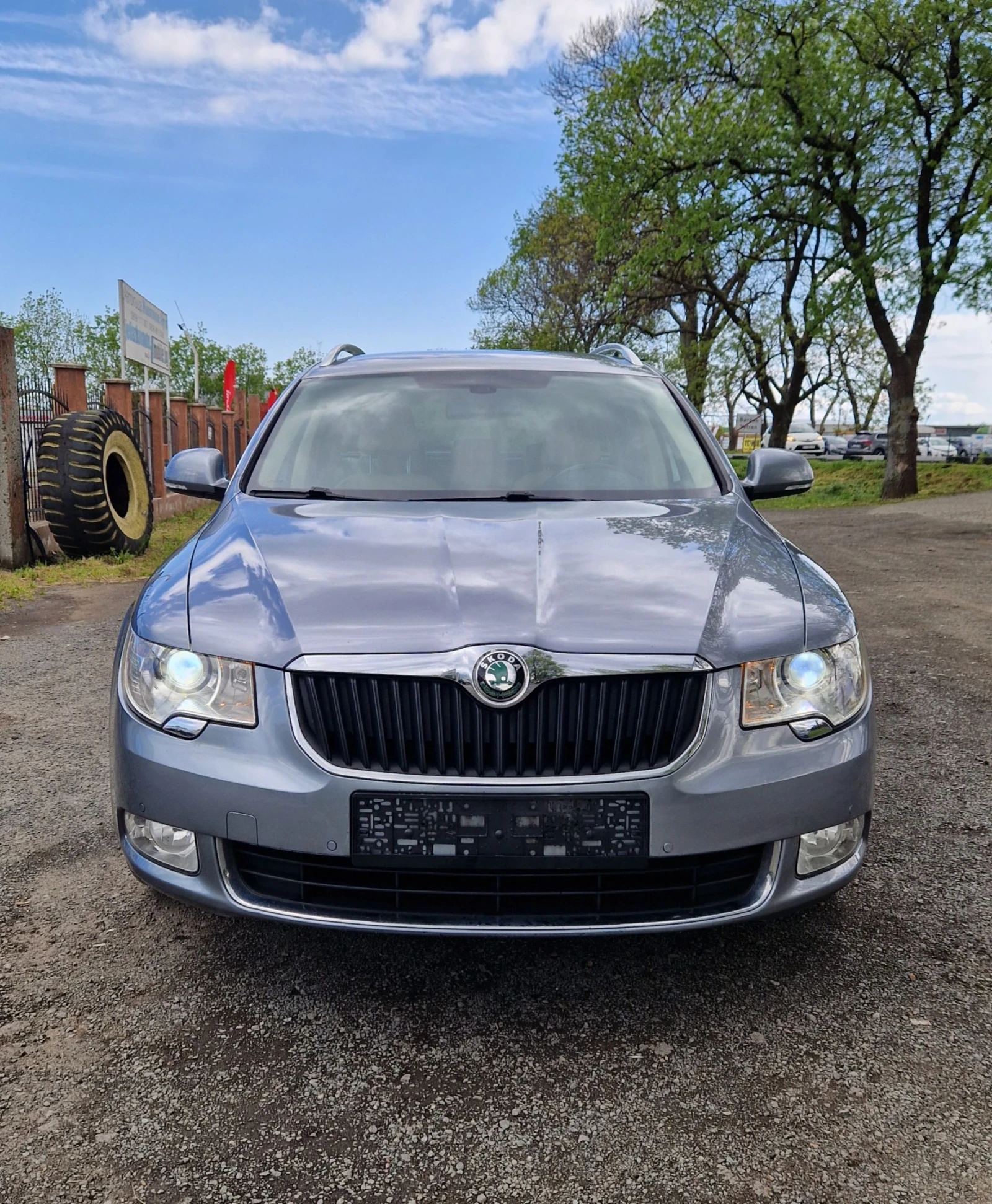 Skoda Superb 2.0TDI AUTOMATIC, снимка 2 - Автомобили и джипове - 54389828