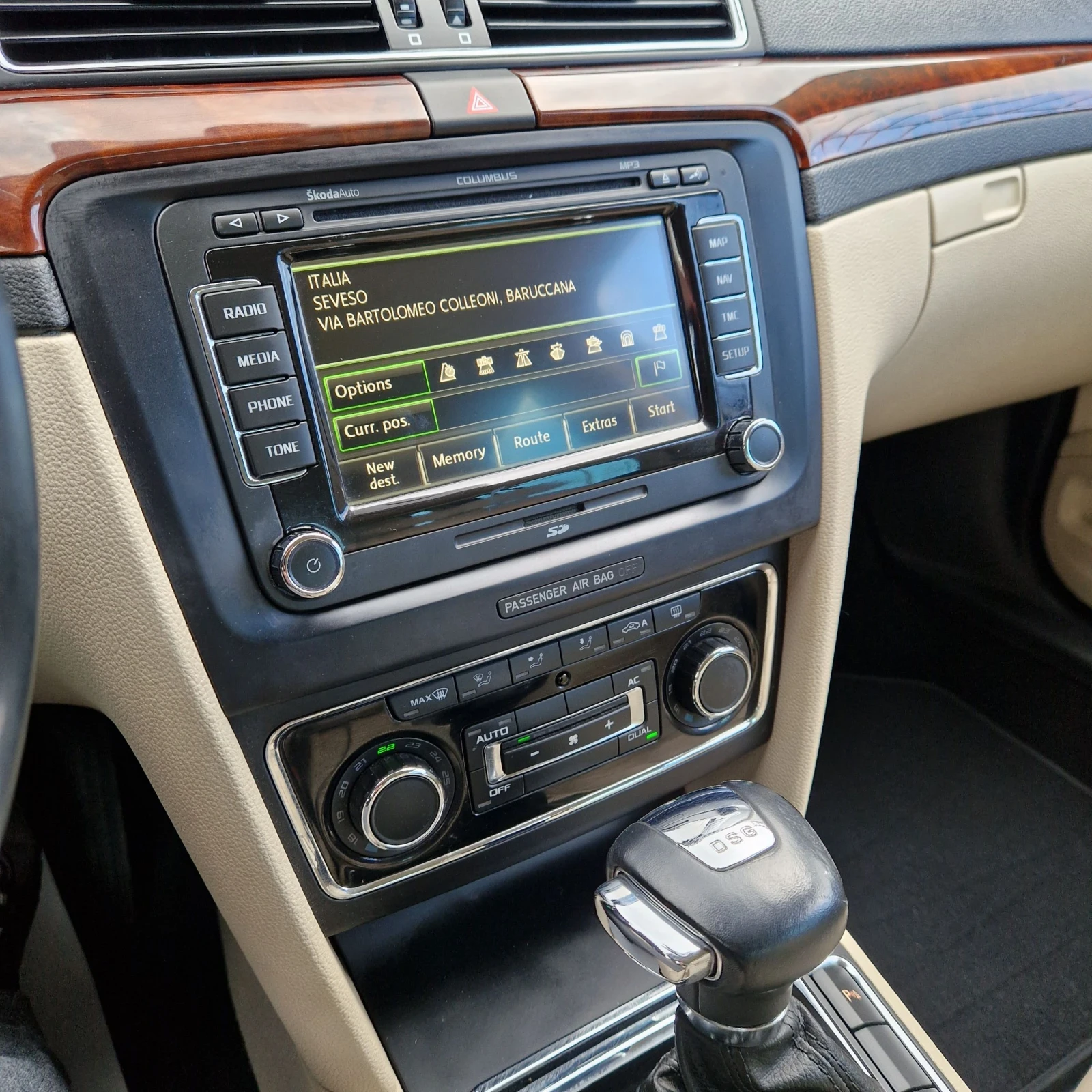 Skoda Superb 2.0TDI AUTOMATIC, снимка 10 - Автомобили и джипове - 54389828