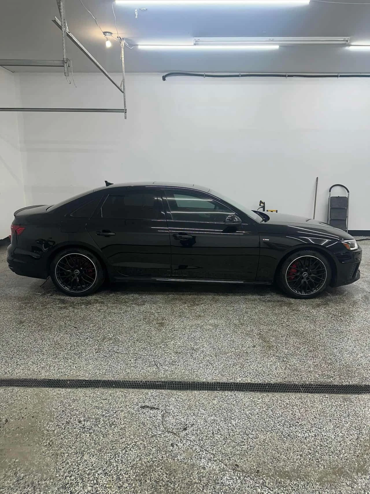 Audi A4 * Progressiv * ДИСТРОНИК * DIGITAL* ПОДГРЕВ, снимка 3 - Автомобили и джипове - 54435543