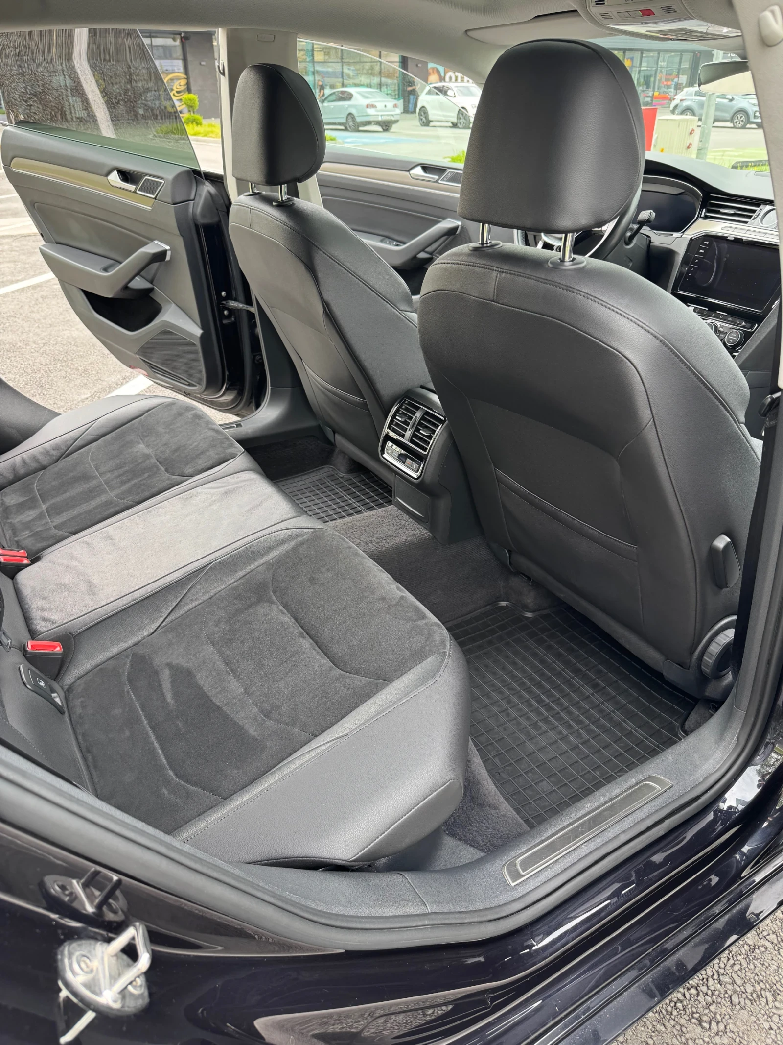 VW Arteon ELEGANCE 2.0 BI-TDI 240кс , снимка 15 - Автомобили и джипове - 54482706