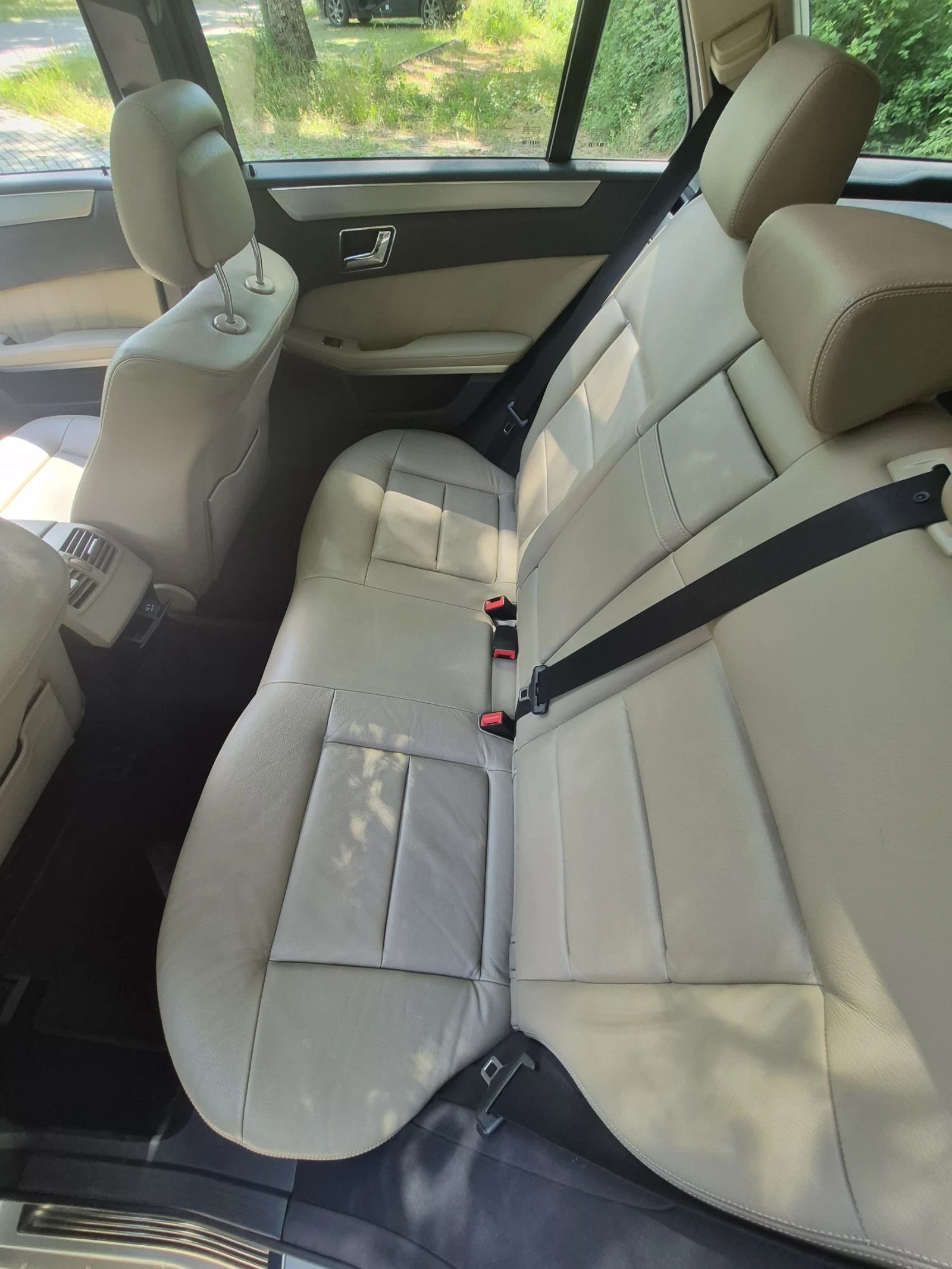 Mercedes-Benz E 350 E 350 CDI 4Matic BlueEFFICIENCY Avantgarde, снимка 9 - Автомобили и джипове - 54836928