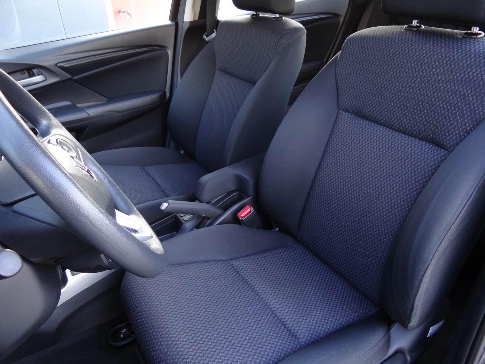 Honda Jazz 1.3i-vtec - 102k.c. / Euro-6 / Led / Климатик / , снимка 12 - Автомобили и джипове - 55449780