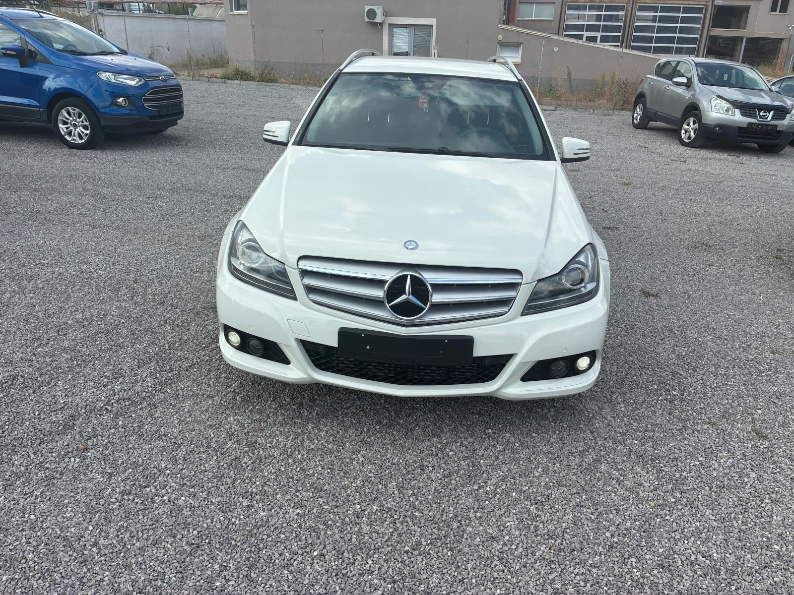 Mercedes-Benz C 300 4 Matic, снимка 2 - Автомобили и джипове - 55825840