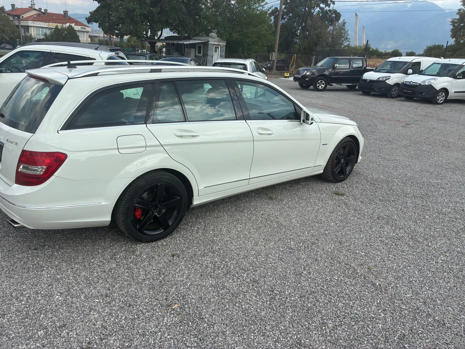 Mercedes-Benz C 300 4 Matic, снимка 5 - Автомобили и джипове - 55825840