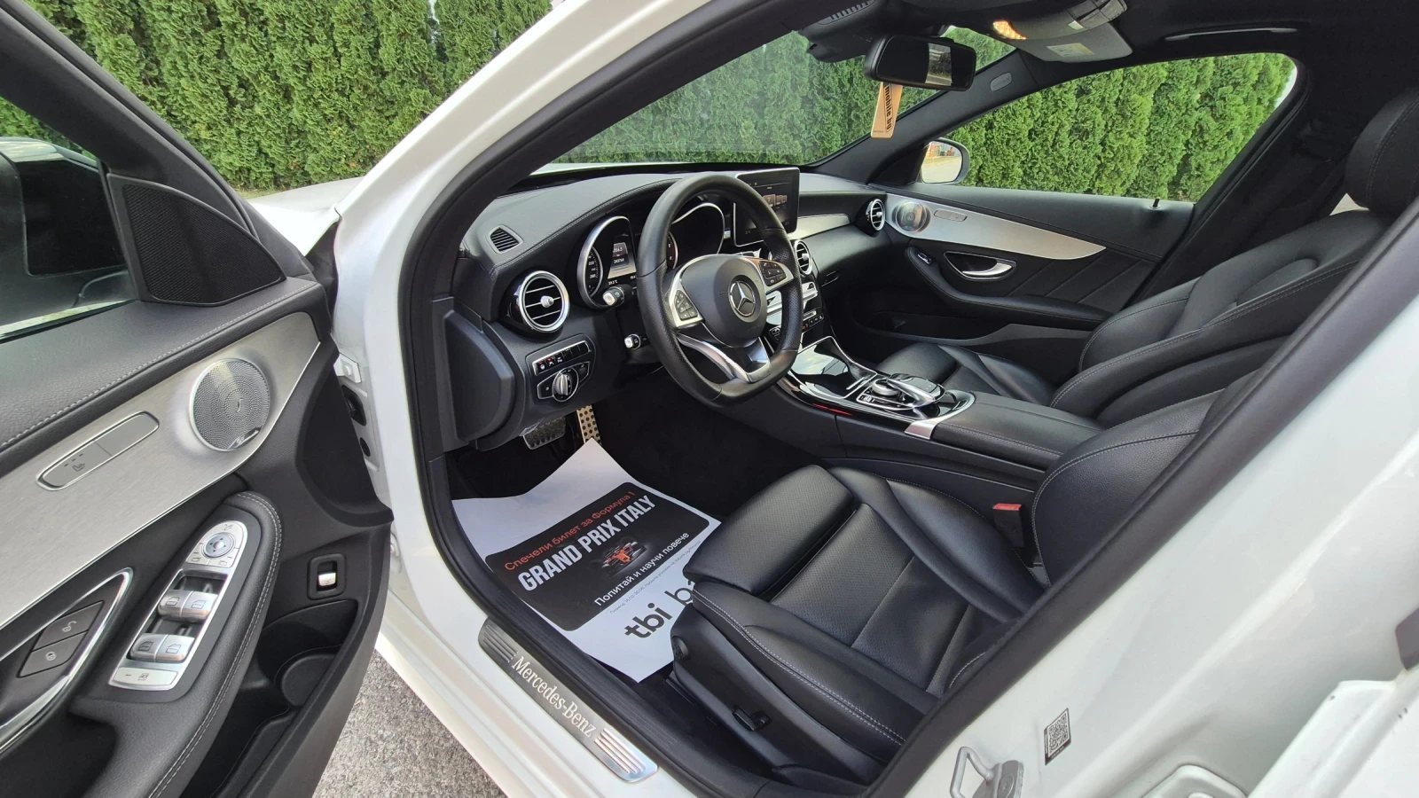 Mercedes-Benz C 220 AMG-line Pano Burmester, снимка 10 - Автомобили и джипове - 55853512