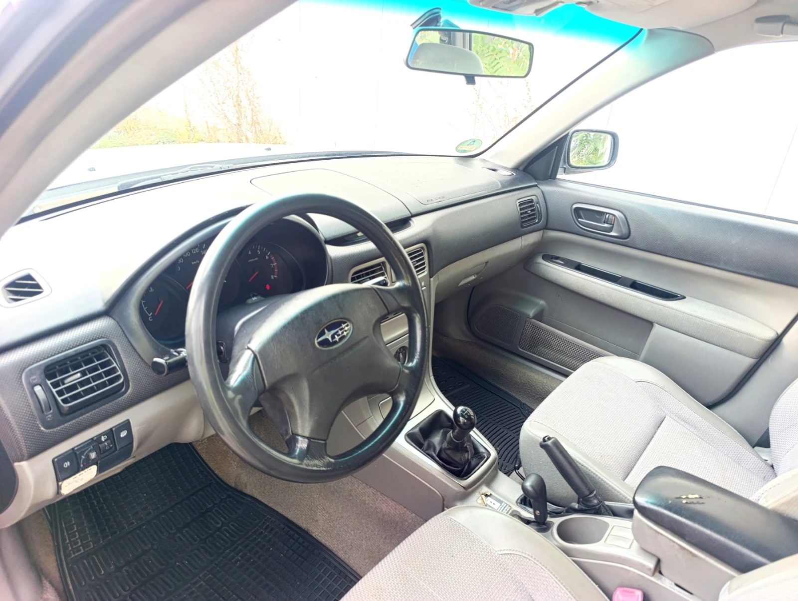 Subaru Forester 2004, снимка 5 - Автомобили и джипове - 56281774