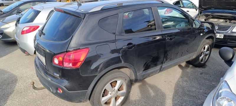 Nissan Qashqai 1.6i 16V, снимка 12 - Автомобили и джипове - 30101787