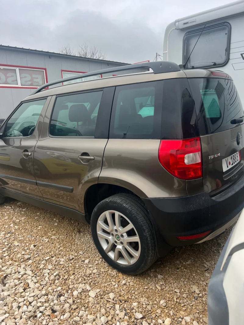 Skoda Yeti, снимка 8 - Автомобили и джипове - 48436195