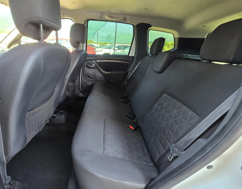 Dacia Duster 1.5DCI* 4x4* НАВИГАЦИЯ* КАМЕРА* 138000км, снимка 10 - Автомобили и джипове - 51659388