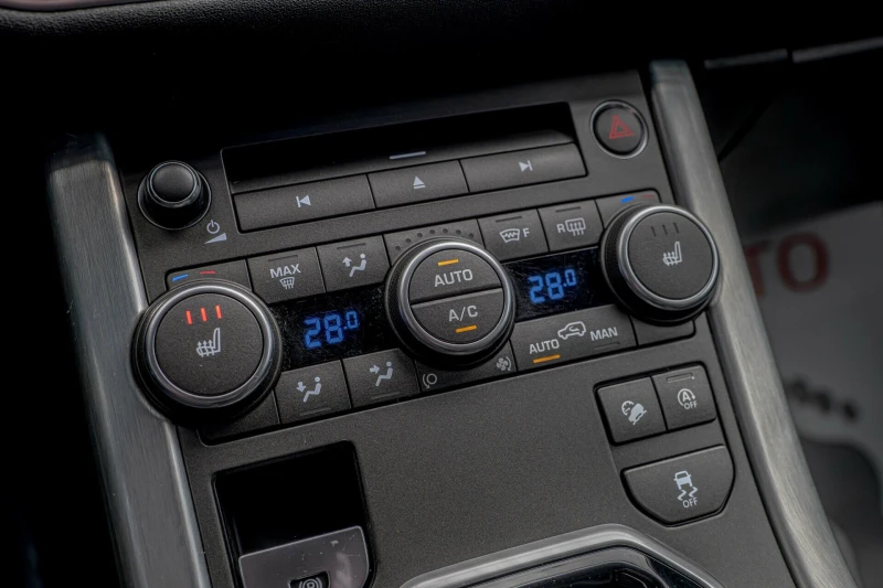 Land Rover Range Rover Evoque Meridian/Memory/PDC/Lane Assist/Панорама/, снимка 10 - Автомобили и джипове - 53056406