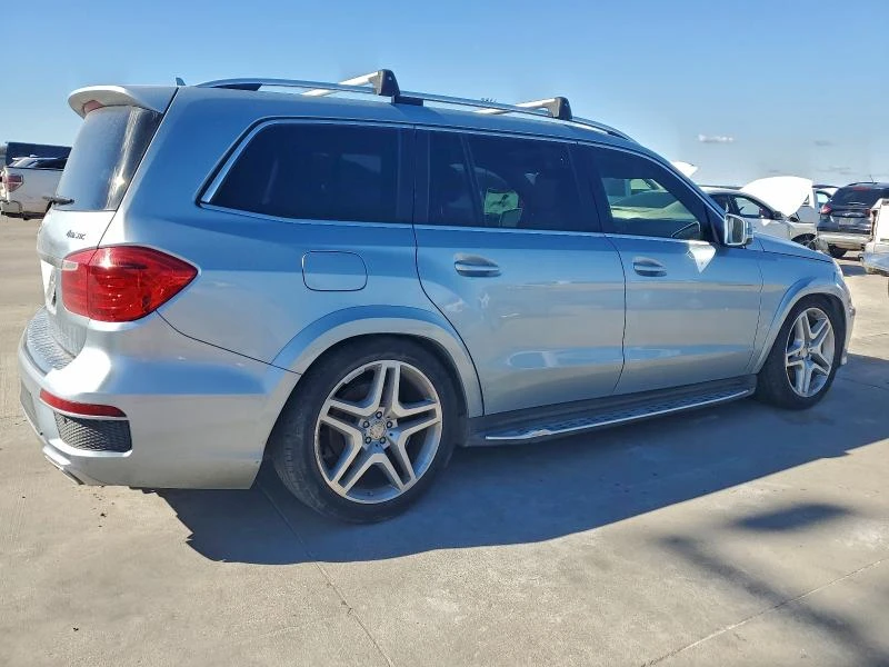 Mercedes-Benz GL 550 4.6L 8 All wheel drive, снимка 6 - Автомобили и джипове - 53344179