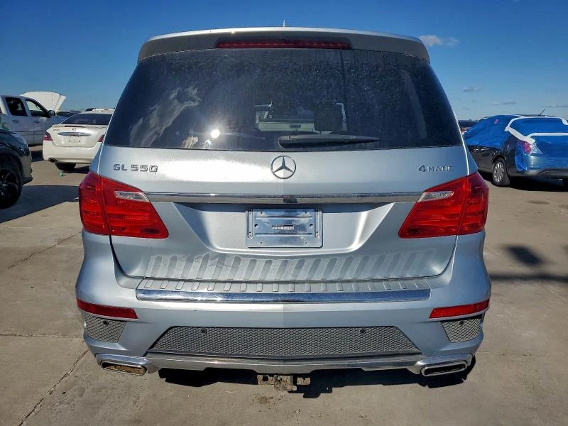 Mercedes-Benz GL 550 4.6L 8 All wheel drive, снимка 9 - Автомобили и джипове - 53344179