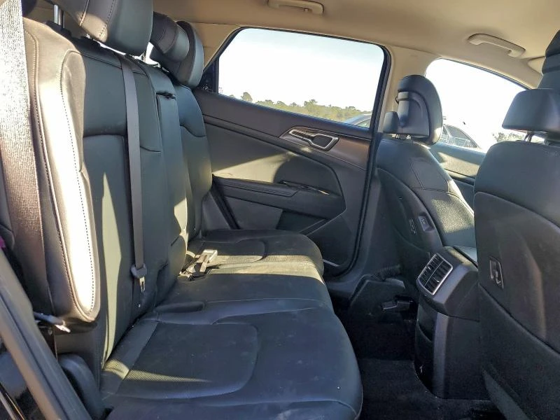 Kia Sportage 2.5L 4 Front-wheel Drive, снимка 4 - Автомобили и джипове - 53638838