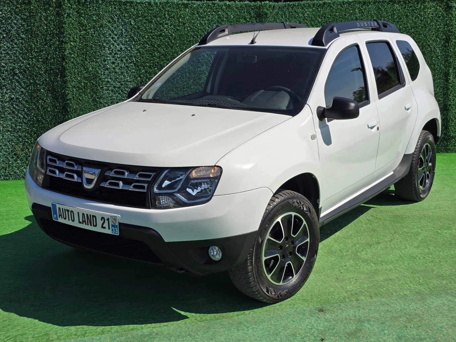 Dacia Duster 1.5DCI* 4x4* НАВИГАЦИЯ* КАМЕРА* 138000км, снимка 1