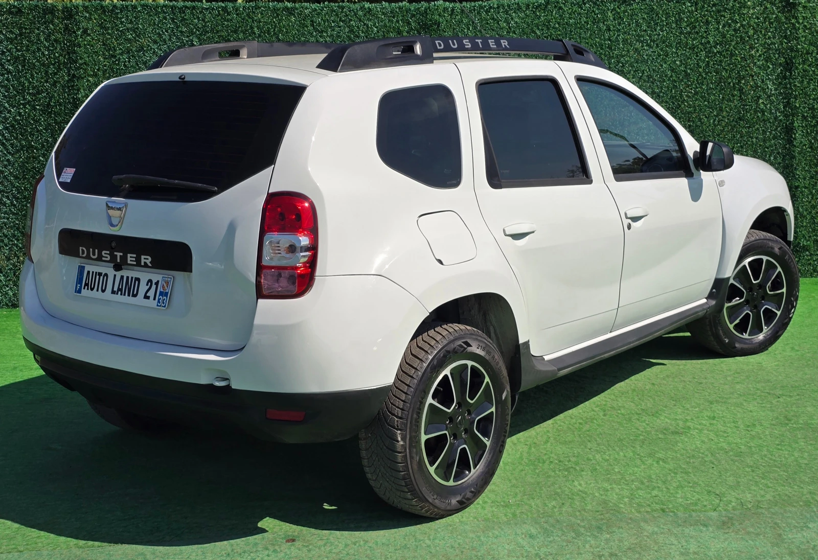Dacia Duster 1.5DCI* 4x4* НАВИГАЦИЯ* КАМЕРА* 138000км - изображение 5