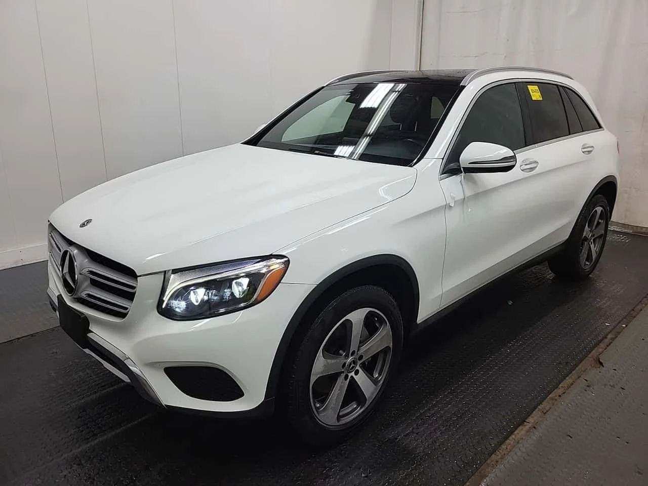 Mercedes-Benz GLC 300 CARFAX /Кожа/Нави/Подгрев/Панорама - изображение 2