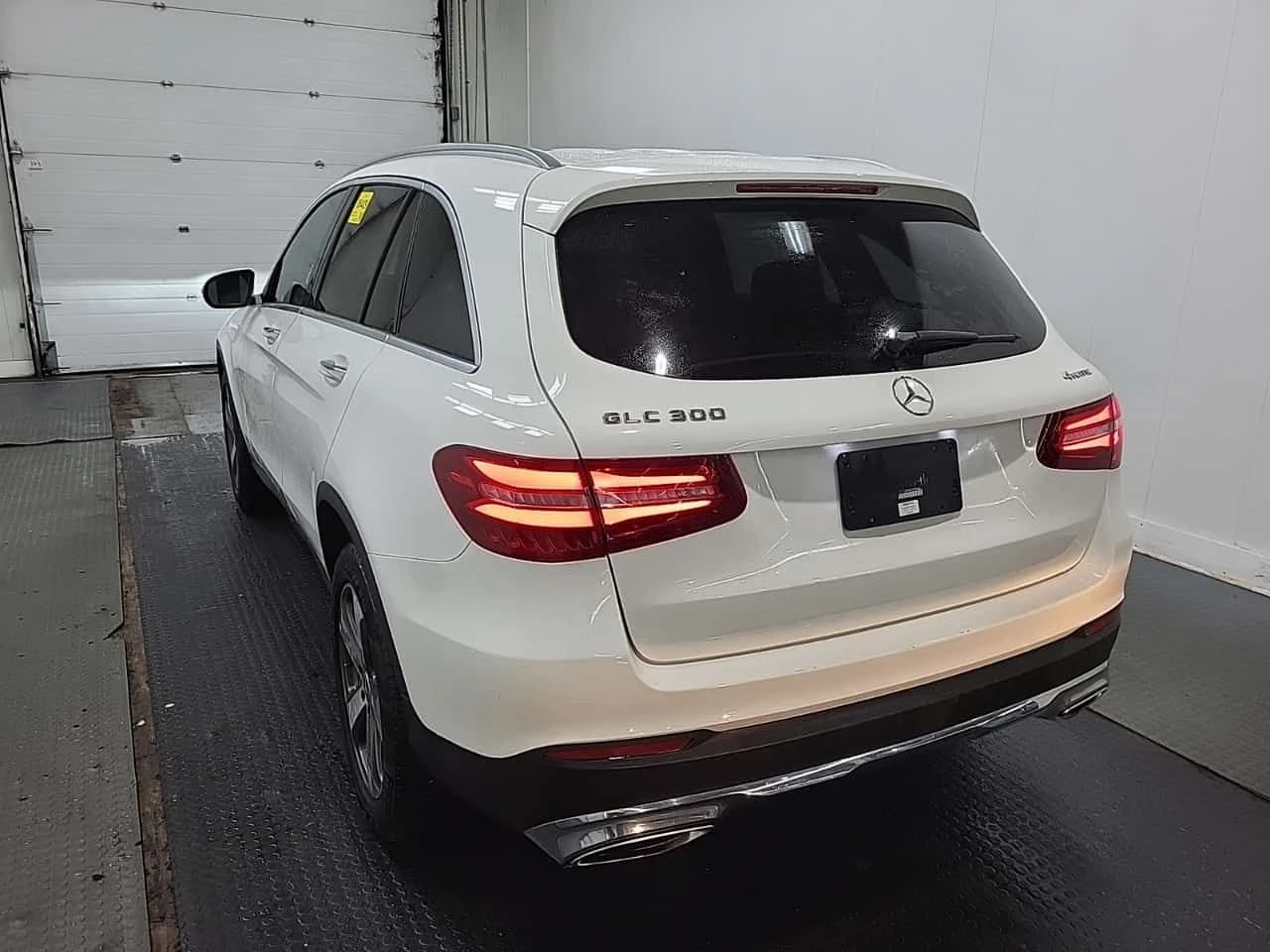 Mercedes-Benz GLC 300 CARFAX /Кожа/Нави/Подгрев/Панорама - изображение 4