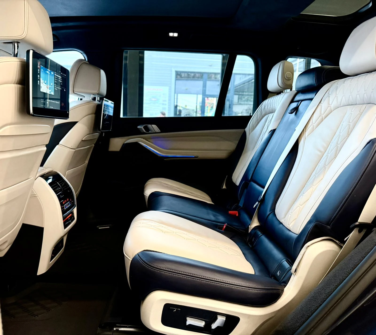 BMW X7 xDrive30d* Swarovski* 360* Лизинг* , снимка 8 - Автомобили и джипове - 53863771