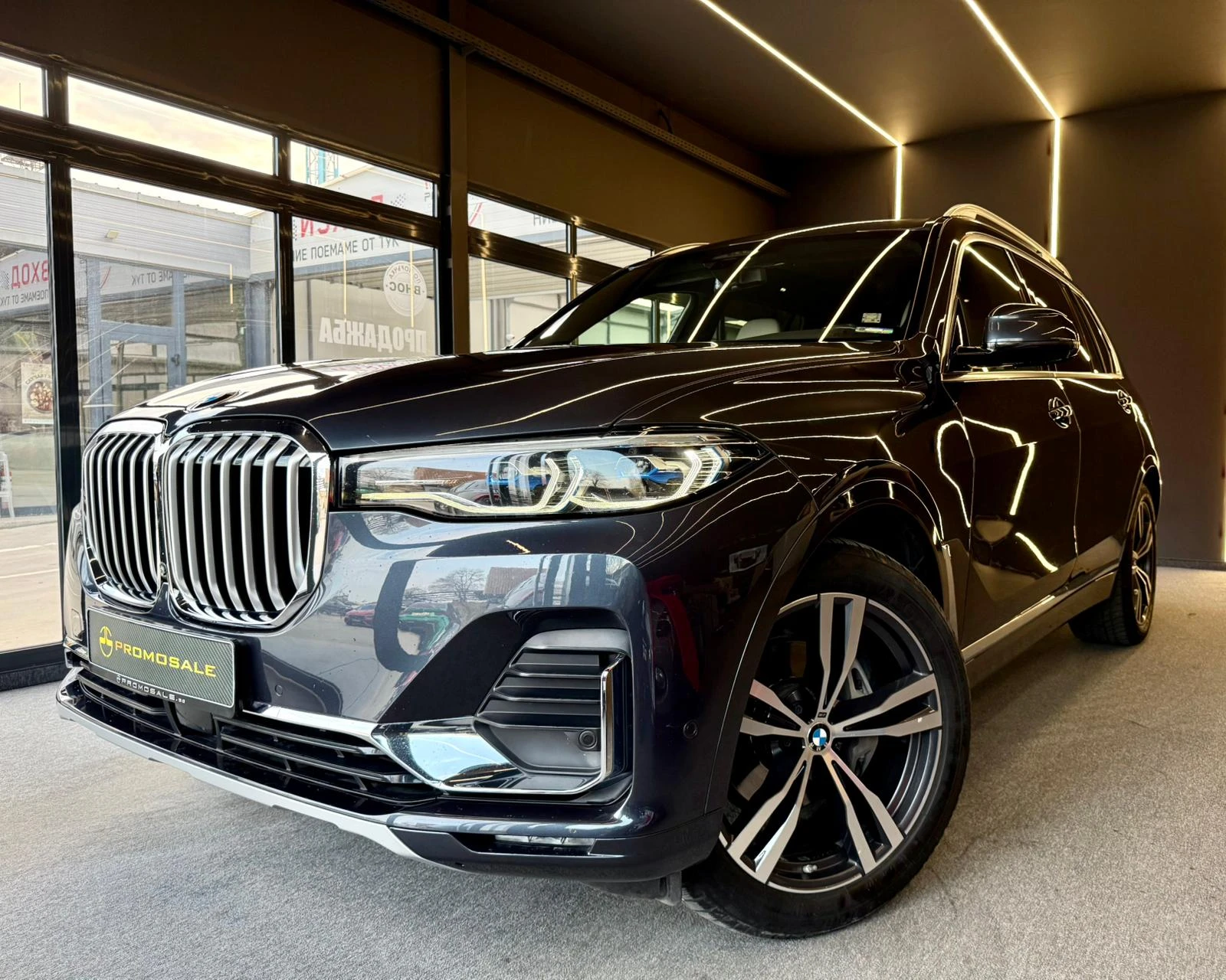 BMW X7 xDrive30d* Swarovski* 360* Лизинг* , снимка 3 - Автомобили и джипове - 53863771