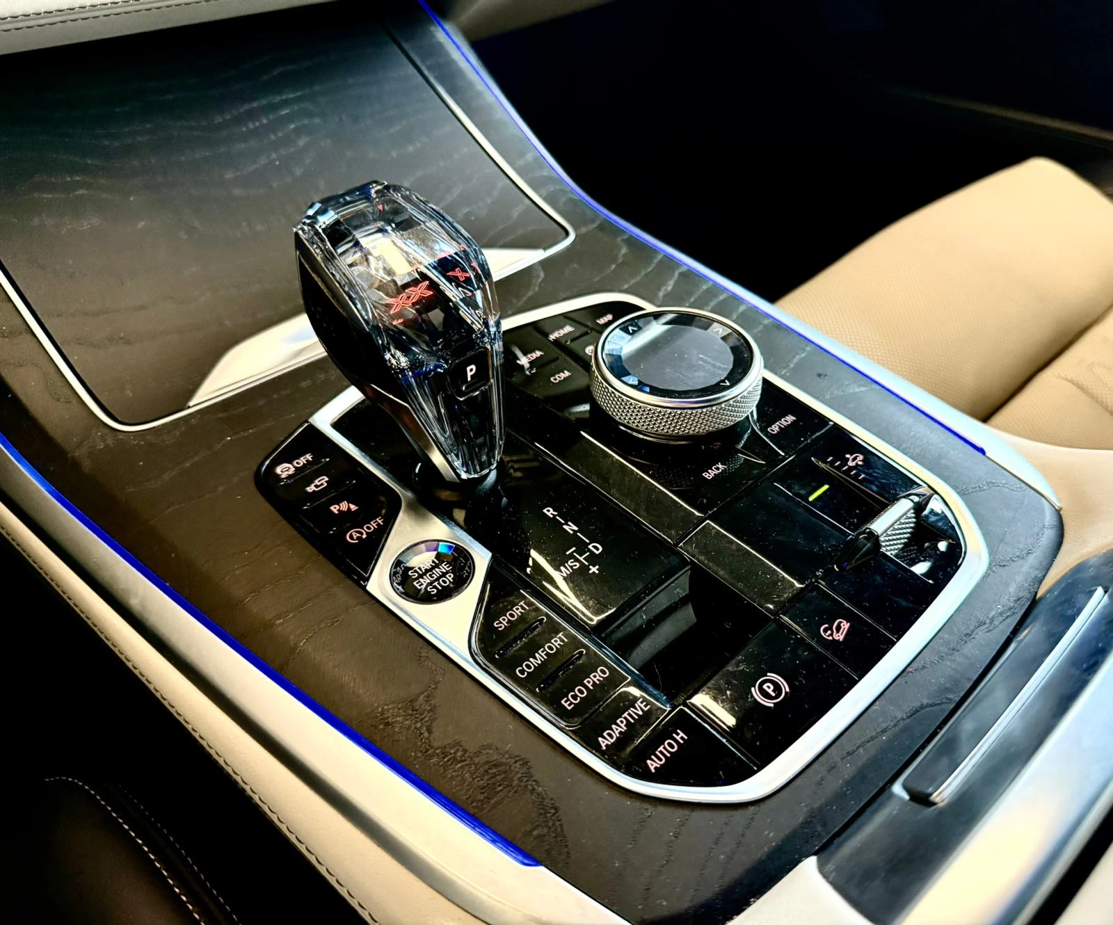 BMW X7 xDrive30d* Swarovski* 360* Лизинг* , снимка 12 - Автомобили и джипове - 53863771