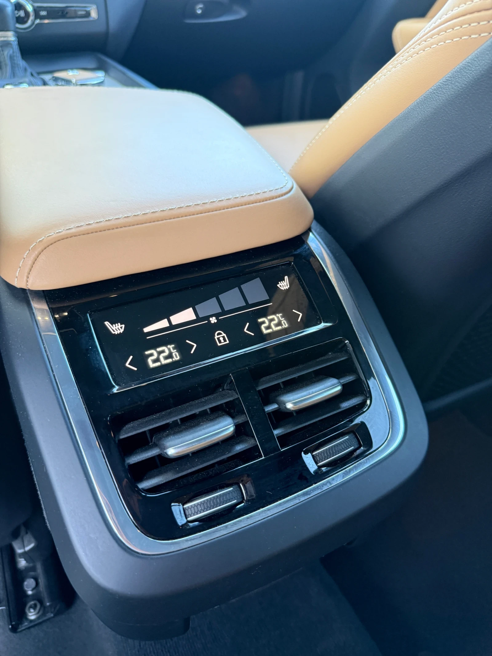 Volvo XC60 T6 Inscription, снимка 10 - Автомобили и джипове - 55244450