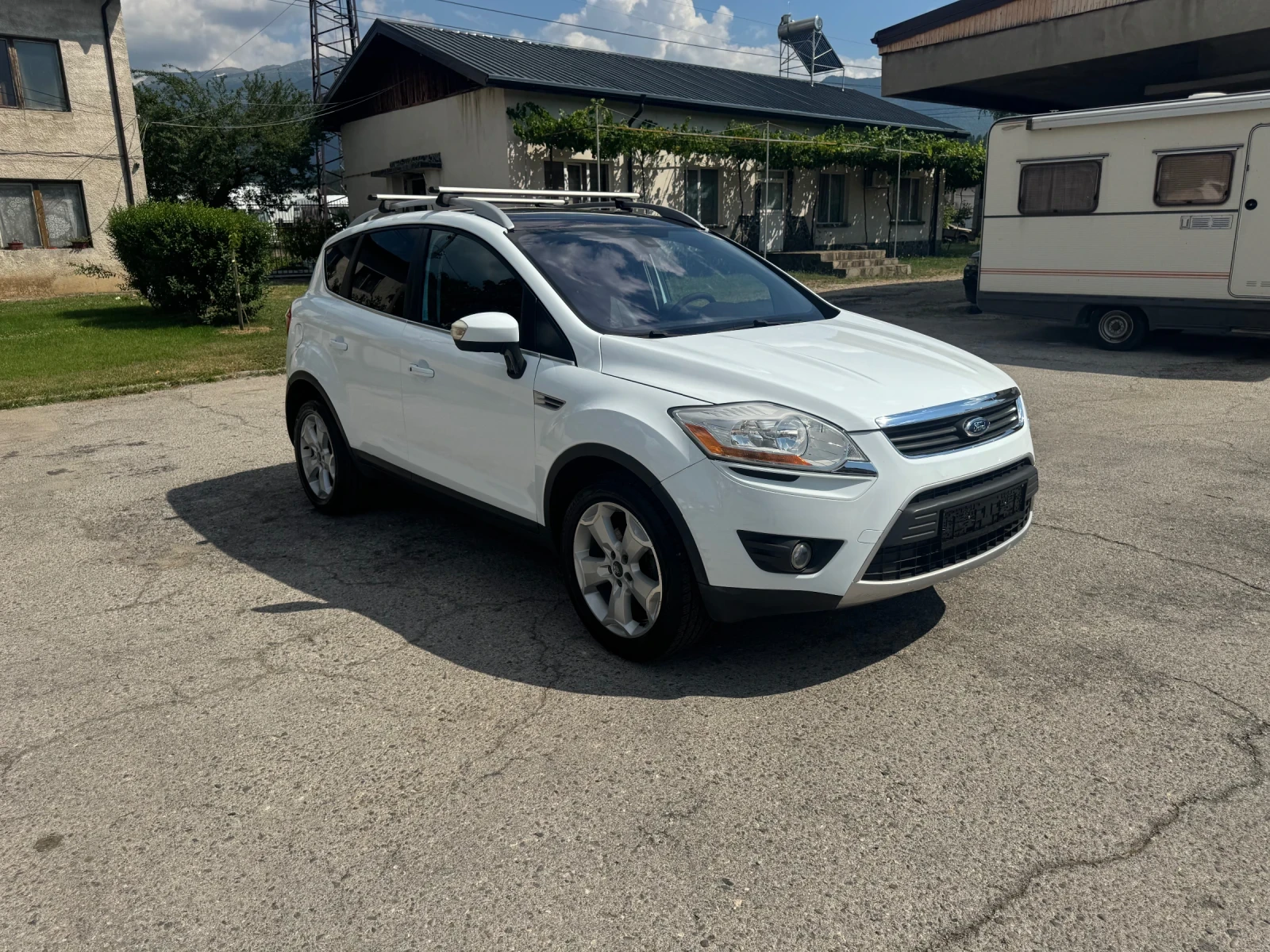 Ford Kuga 2.0tdci 4x4 Titanium! Panorama , снимка 7 - Автомобили и джипове - 55324782