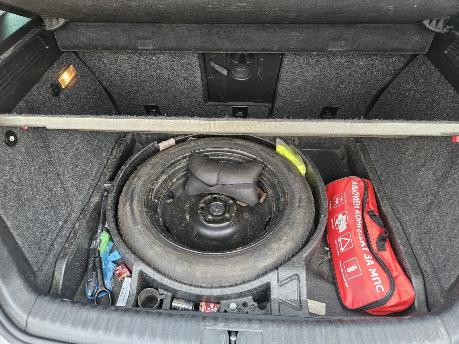 VW Tiguan 5N 2.0TDI, снимка 13 - Автомобили и джипове - 55656625
