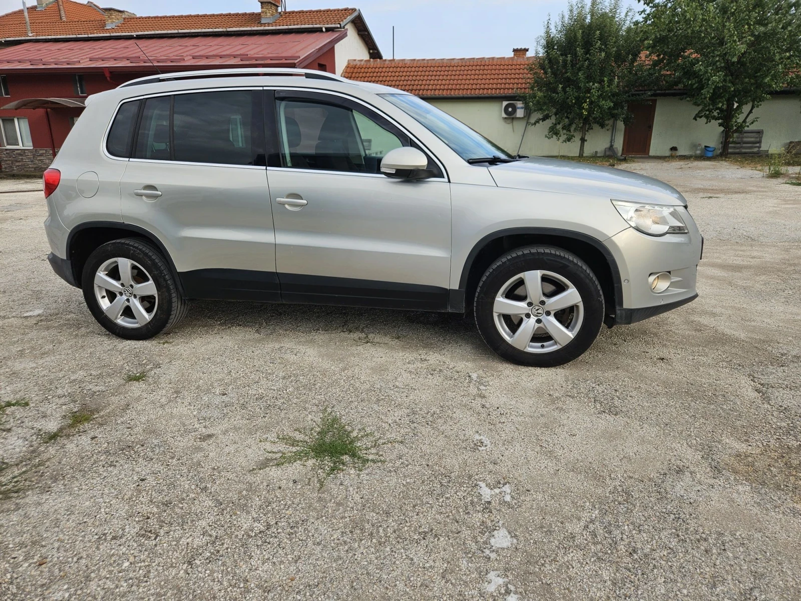 VW Tiguan 5N 2.0TDI, снимка 7 - Автомобили и джипове - 55656625
