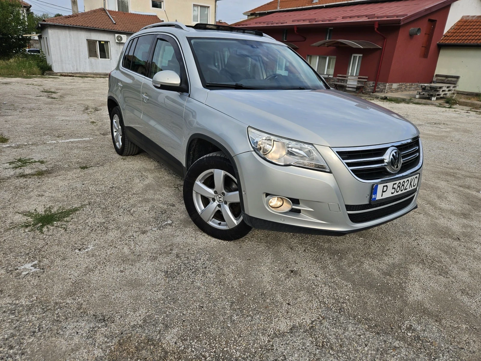 VW Tiguan 5N 2.0TDI, снимка 4 - Автомобили и джипове - 55656625