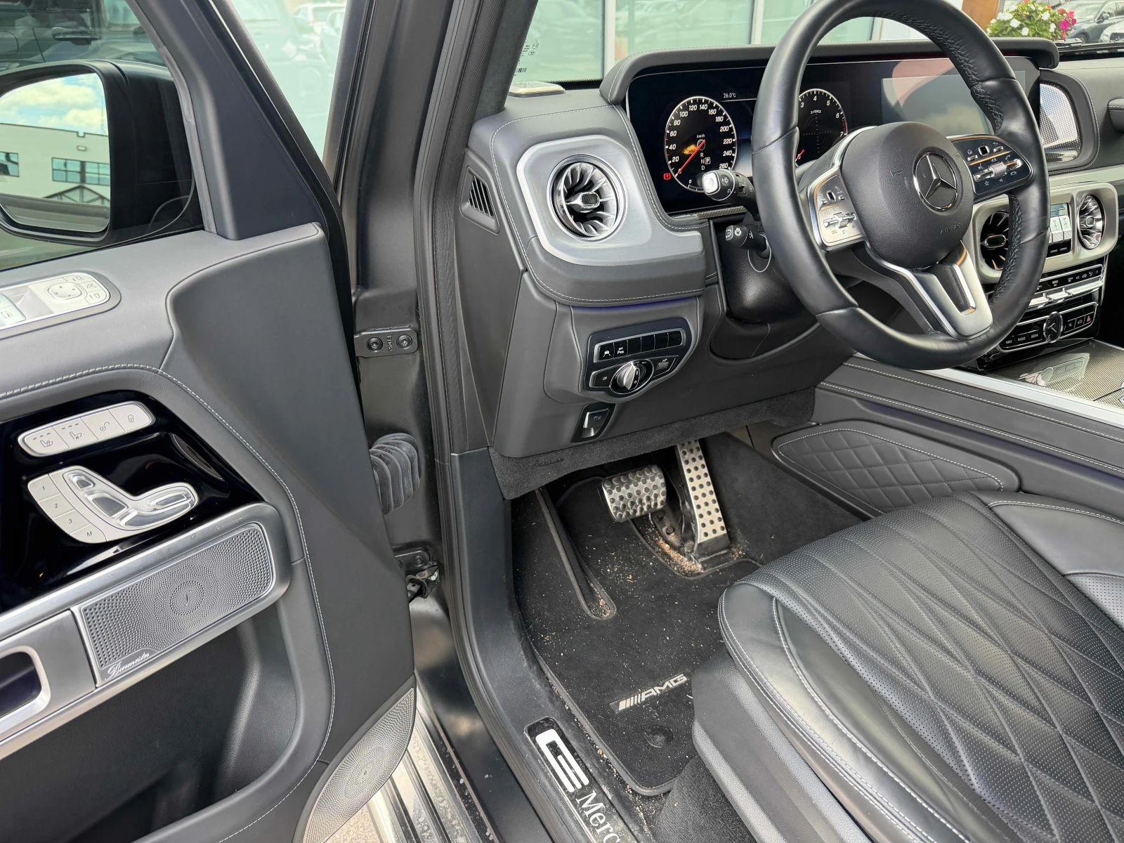 Mercedes-Benz G 500 4MATIC * МАСАЖИ* ДИСТРОНИК* 360 КАМЕРА* ОБДУХВАНЕ*, снимка 7 - Автомобили и джипове - 56062850