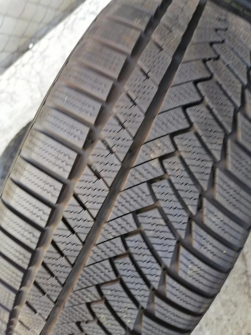 Гуми Зимни 245/45R18, снимка 3 - Гуми и джанти - 29600182