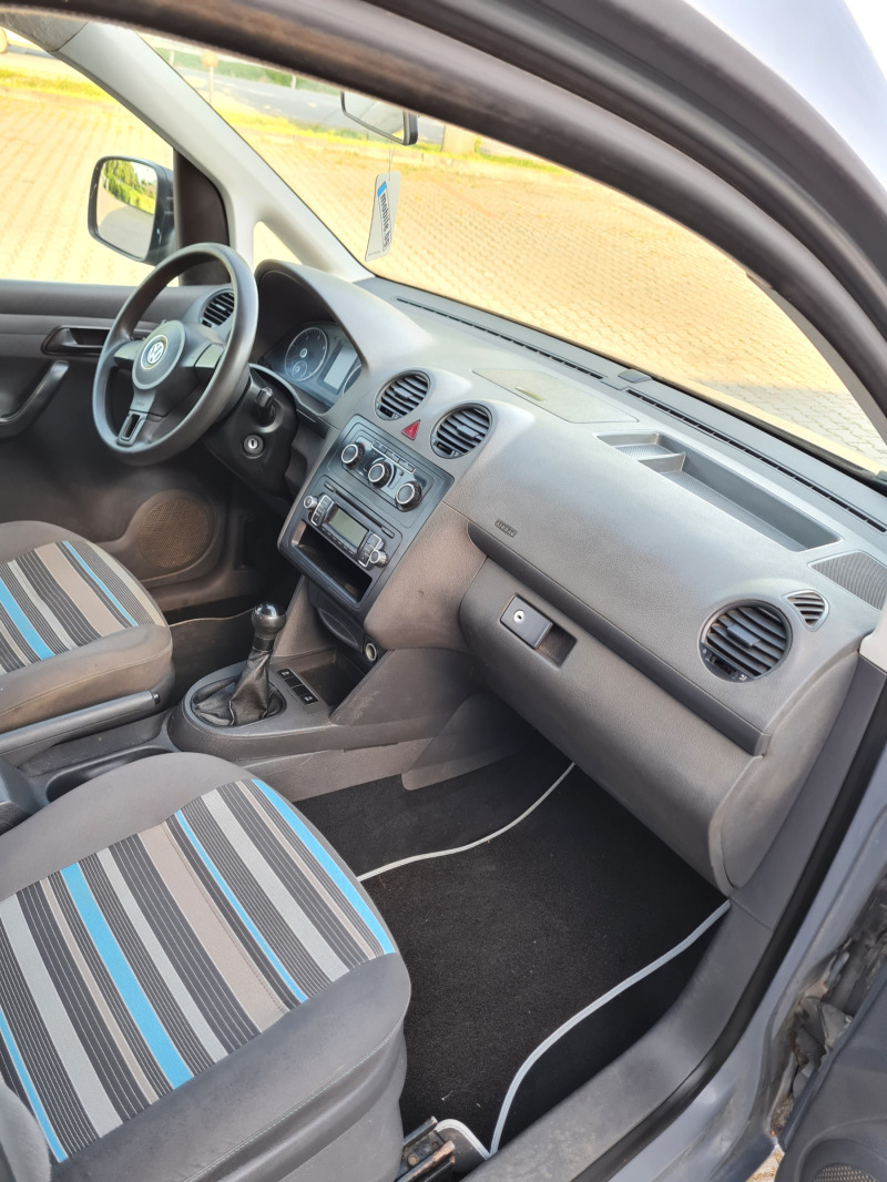 VW Caddy 1.6 Blue Motion , снимка 6 - Автомобили и джипове - 46161309