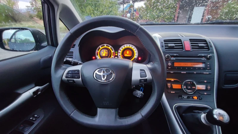 Toyota Auris 2.0D4D, снимка 9 - Автомобили и джипове - 47469857