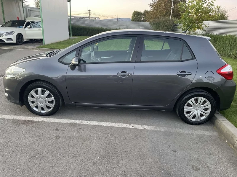 Toyota Auris 2.0D4D, снимка 5 - Автомобили и джипове - 47469857