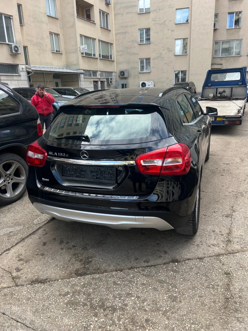 Mercedes-Benz GLA 180 Facelift, снимка 3 - Автомобили и джипове - 48870489