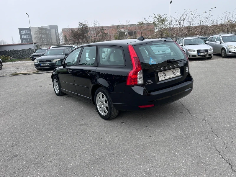Volvo V50 1.6TDI - КЛИМАТРОНИК - РЕАЛНИ КИЛОМЕТРИ, снимка 7 - Автомобили и джипове - 52535655