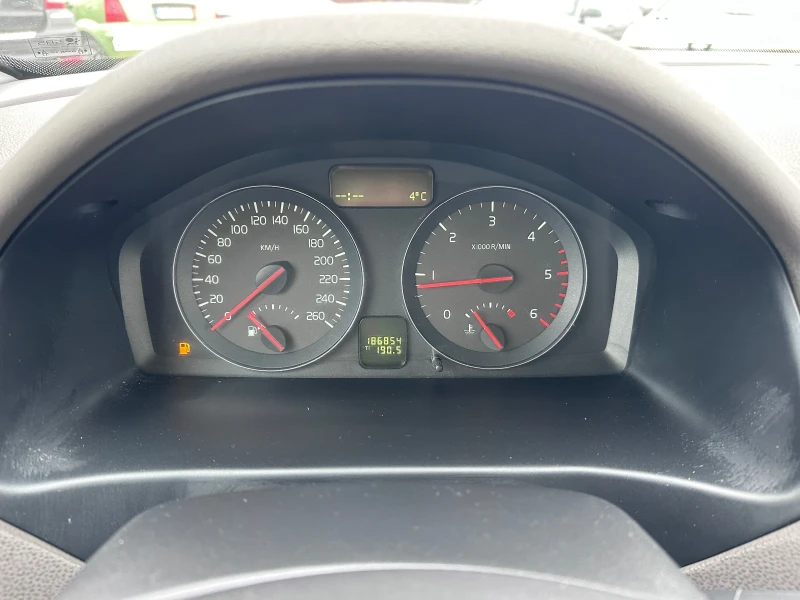 Volvo V50 1.6TDI - КЛИМАТРОНИК - РЕАЛНИ КИЛОМЕТРИ, снимка 15 - Автомобили и джипове - 52535655