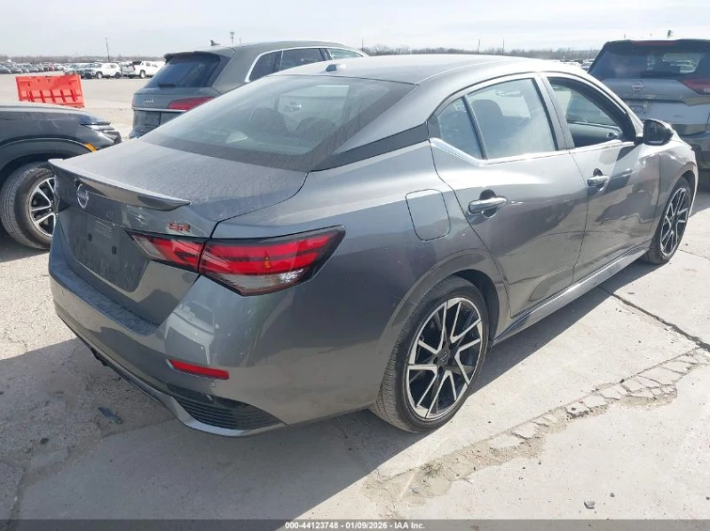 Nissan Sentra 2.0L I-4 DI, DOHC, VVT, 149HP Front Wheel Drive, снимка 9 - Автомобили и джипове - 53110689