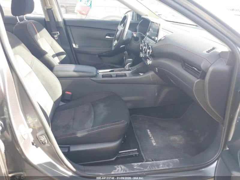 Nissan Sentra 2.0L I-4 DI, DOHC, VVT, 149HP Front Wheel Drive, снимка 10 - Автомобили и джипове - 53110689