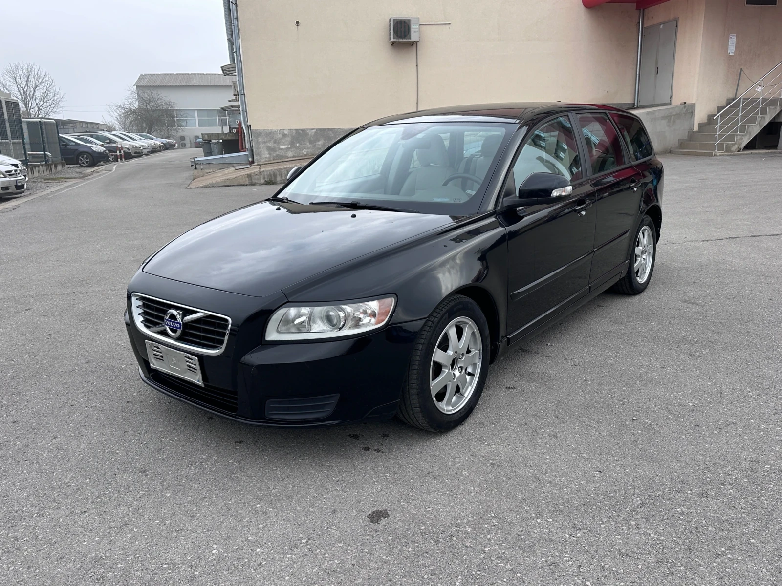 Volvo V50 1.6TDI - КЛИМАТРОНИК - РЕАЛНИ КИЛОМЕТРИ, снимка 1