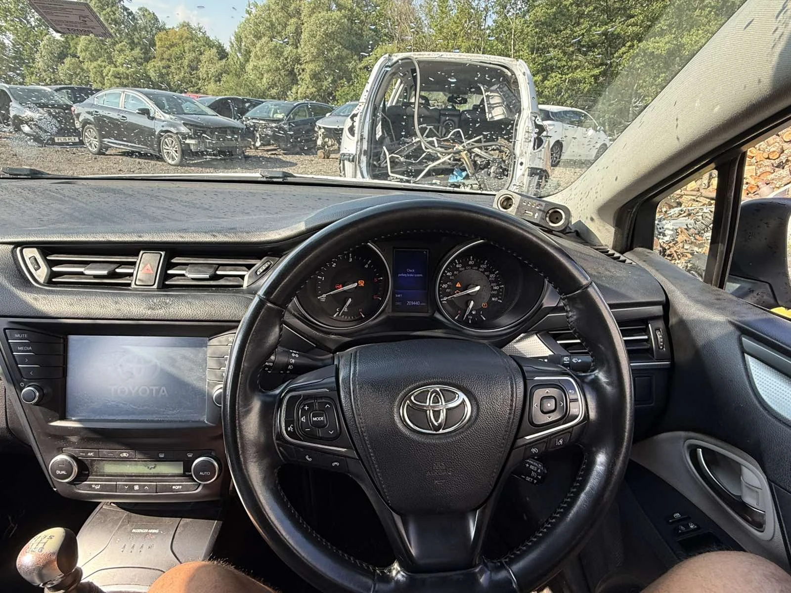 Toyota Avensis 1. 6 D-4D (112 �. �. ) �� ����� | Mobile.bg � ����������� 11