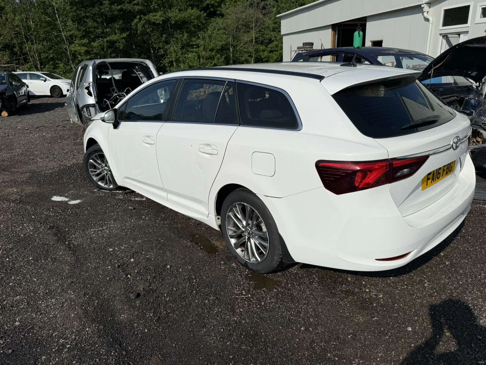 Toyota Avensis 1. 6 D-4D (112 �. �. ) �� ����� | Mobile.bg � ����������� 5