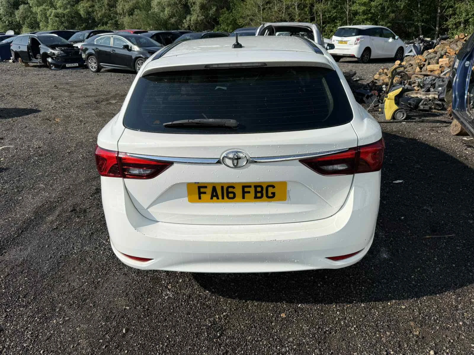 Toyota Avensis 1. 6 D-4D (112 �. �. ) �� ����� | Mobile.bg � ����������� 3
