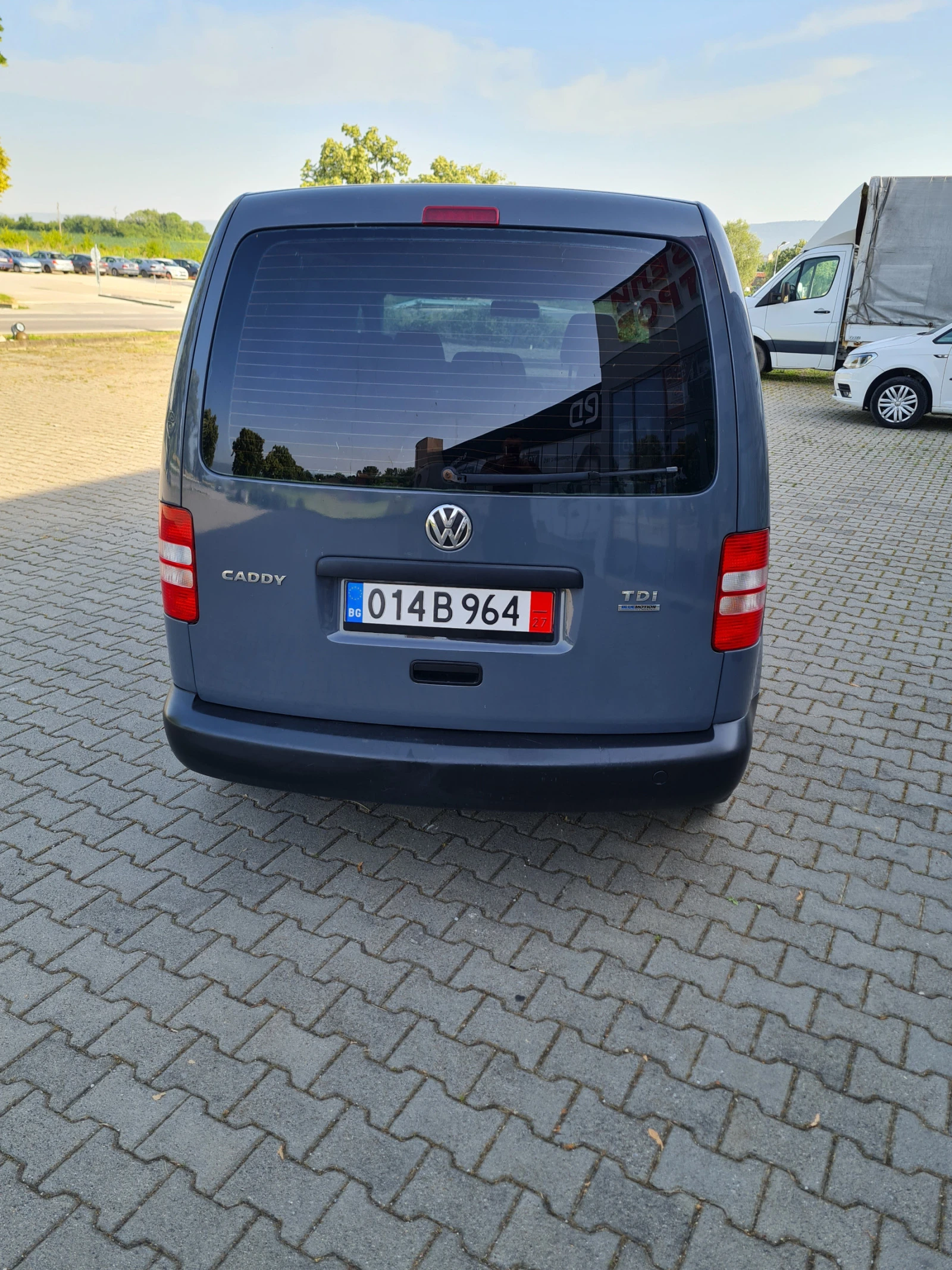 VW Caddy 1.6 Blue Motion  - изображение 2