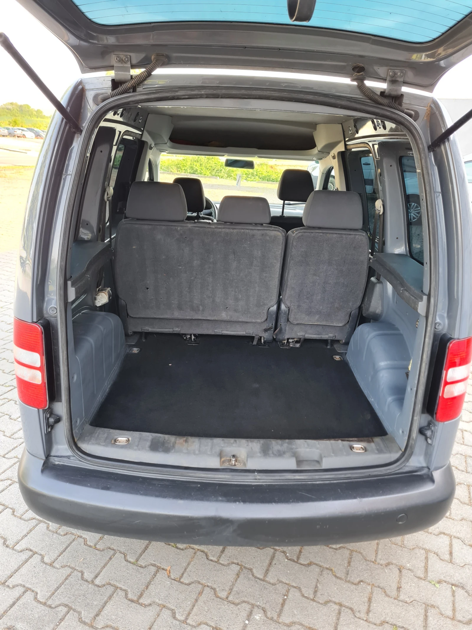 VW Caddy 1.6 Blue Motion  - изображение 5