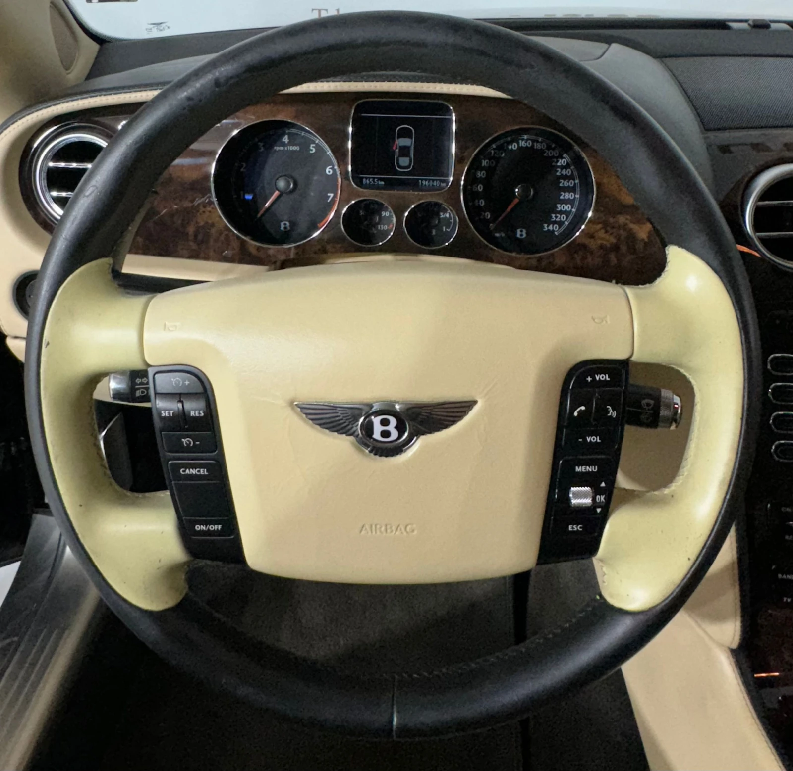 Bentley Continental Flying Spur W12 - изображение 9