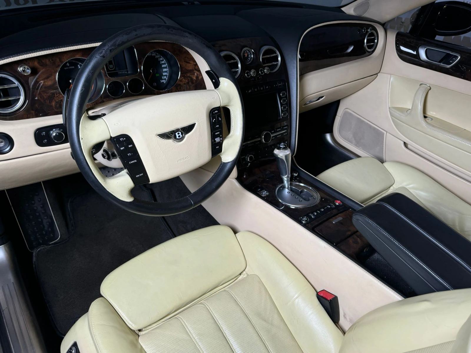 Bentley Continental Flying Spur W12 - изображение 6