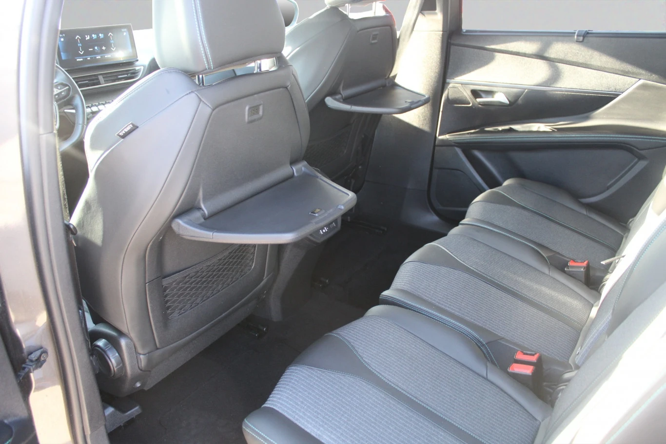 Peugeot 5008 ALLURE 1.5 BlueHDi 130 S&S EAT8 EURO 6/2103R11 - изображение 7
