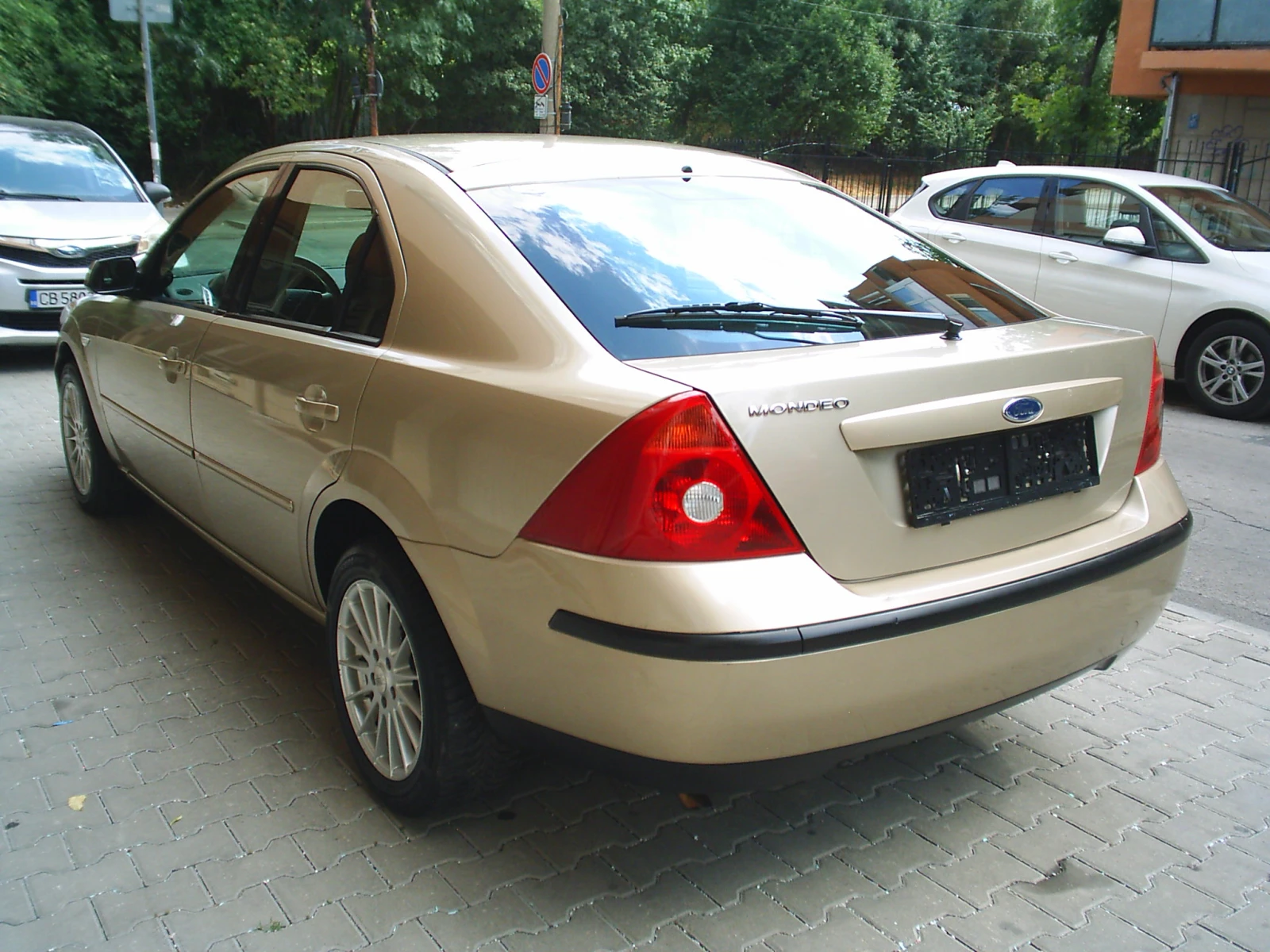 Ford Mondeo 2.0 i 16V 146k.c. Ghia - изображение 6